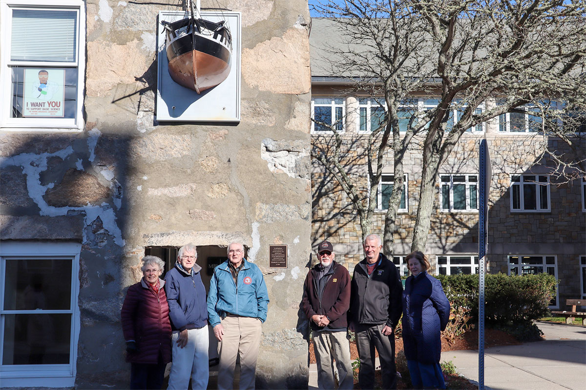 Left to Right: Valerie Harding (niece of Robert Hampton), Arthur Hampton (brother of Robert Hampton), Robert Hampton, Dick Smith, son of Homer Smith, Paul Speer, and Tammy Smith Amon, daughter of Homer Smith. Credit: Emily Greenhalgh, MBL