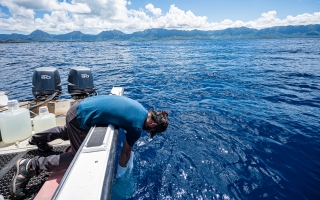 murat eren collecting water samples