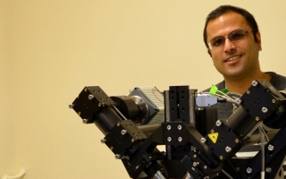 Hari Shroff with his DiSPIM microscope in Lillie Laboratory in 2017. Credit Diana Kenney