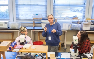 Professor of Neuroscience Anne Hart talks with first-year graduate students during last year’s NeuroPracticum. Photo by Nick Dentamaro/Brown University