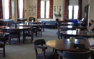 The Bay Reading Room in the MBLWHOI Library. Credit: Matthew Person