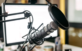 microphone and computer equipment for podcast