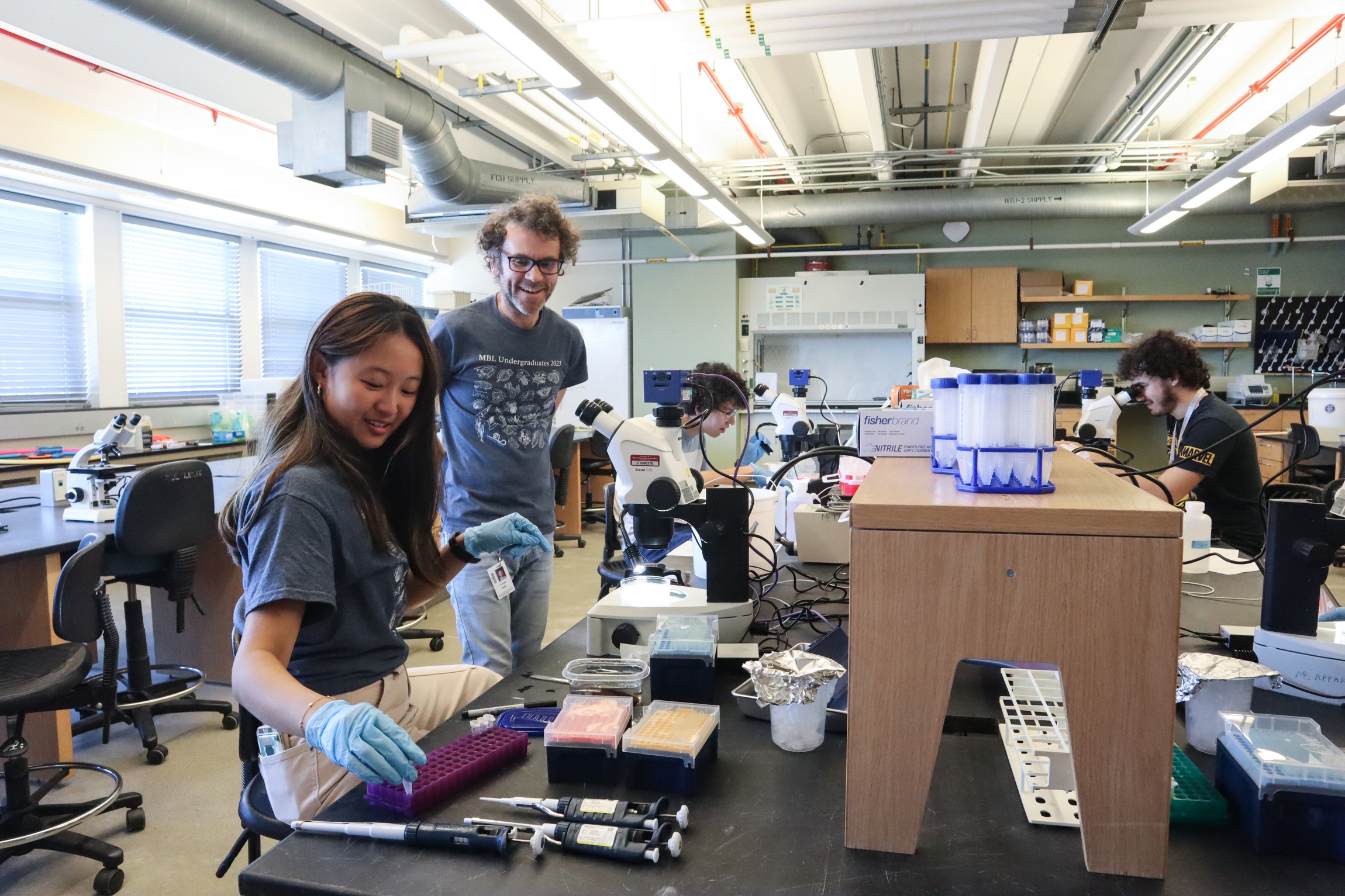 SBD Students in the Lab with Andrew Gillis. Credit: Emily Greenhalgh