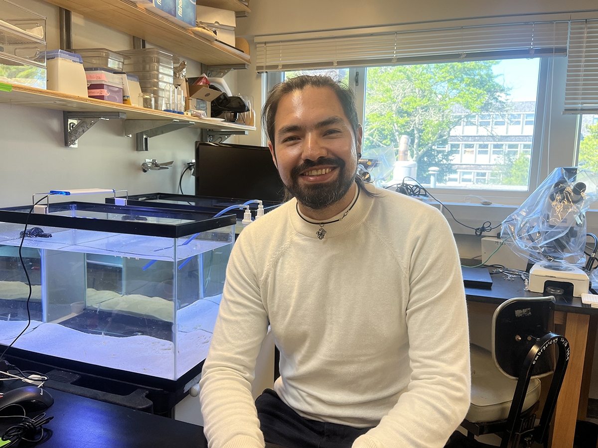 Jose Fabian Vergara-Ovalle in the MBL Grass Lab.