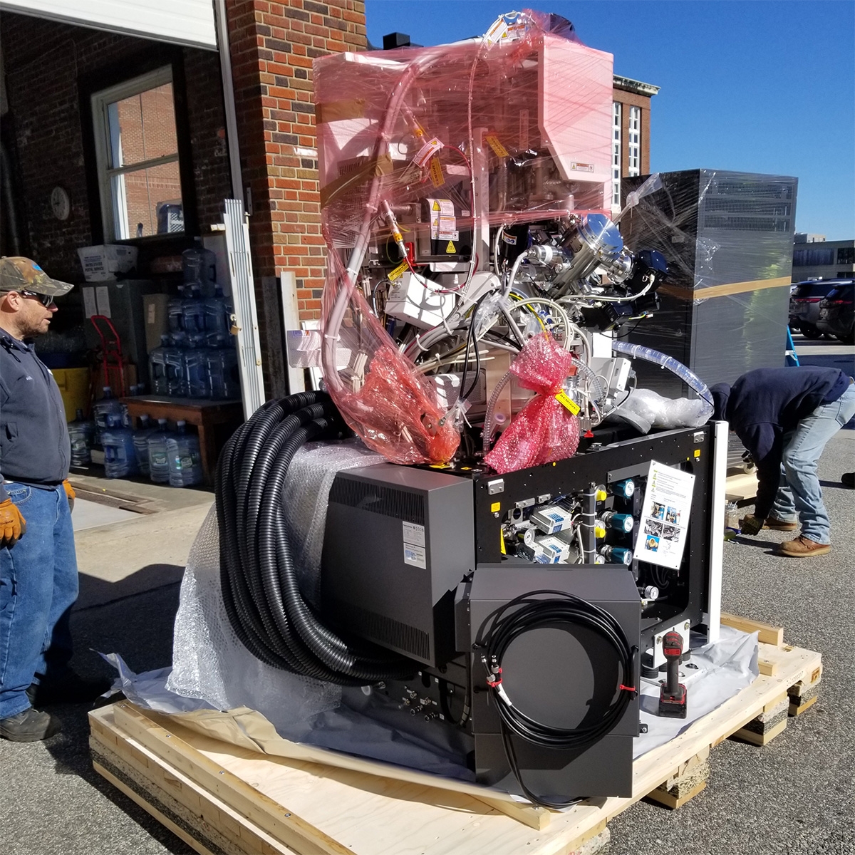 The Thermofisher PFIB-SEM Arrives on the MBL Campus for installation