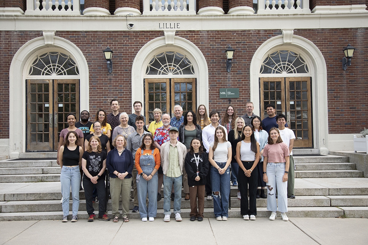 SES Class of 2024 standing in front of the Lillie building.