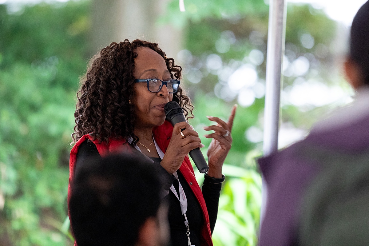 Jean King, Peterson Family Dean of Arts & Sciences and Professor of Biology & Biotechnology and MBL Trustee and Alumni, welcomes students, faculty, visiting scientists, courses directors, and staff to the MBL Alumni Association.