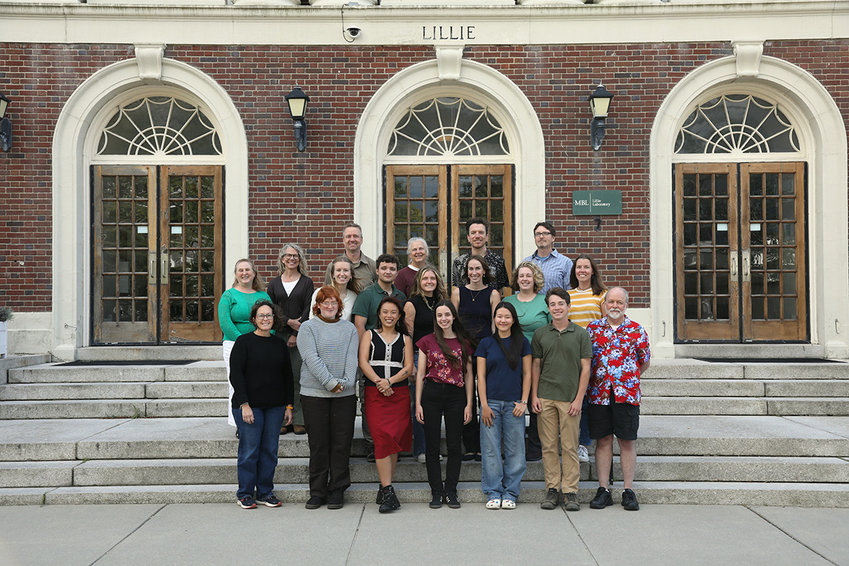 SES Class of 2025 in front of the Lillie Building.
