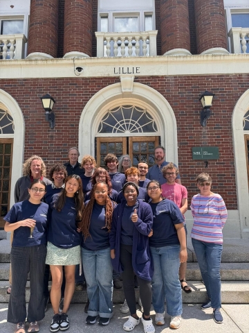 Group photo of the 2024 Semester in Biological Discovery class at the MBL