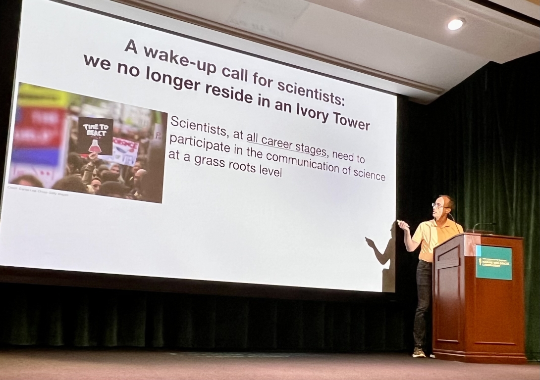 Ron Vale, HHMI, gives a talk titled "Democratizing Science Communication" at the Bell Center Symposium. Credit: Maria SIlva