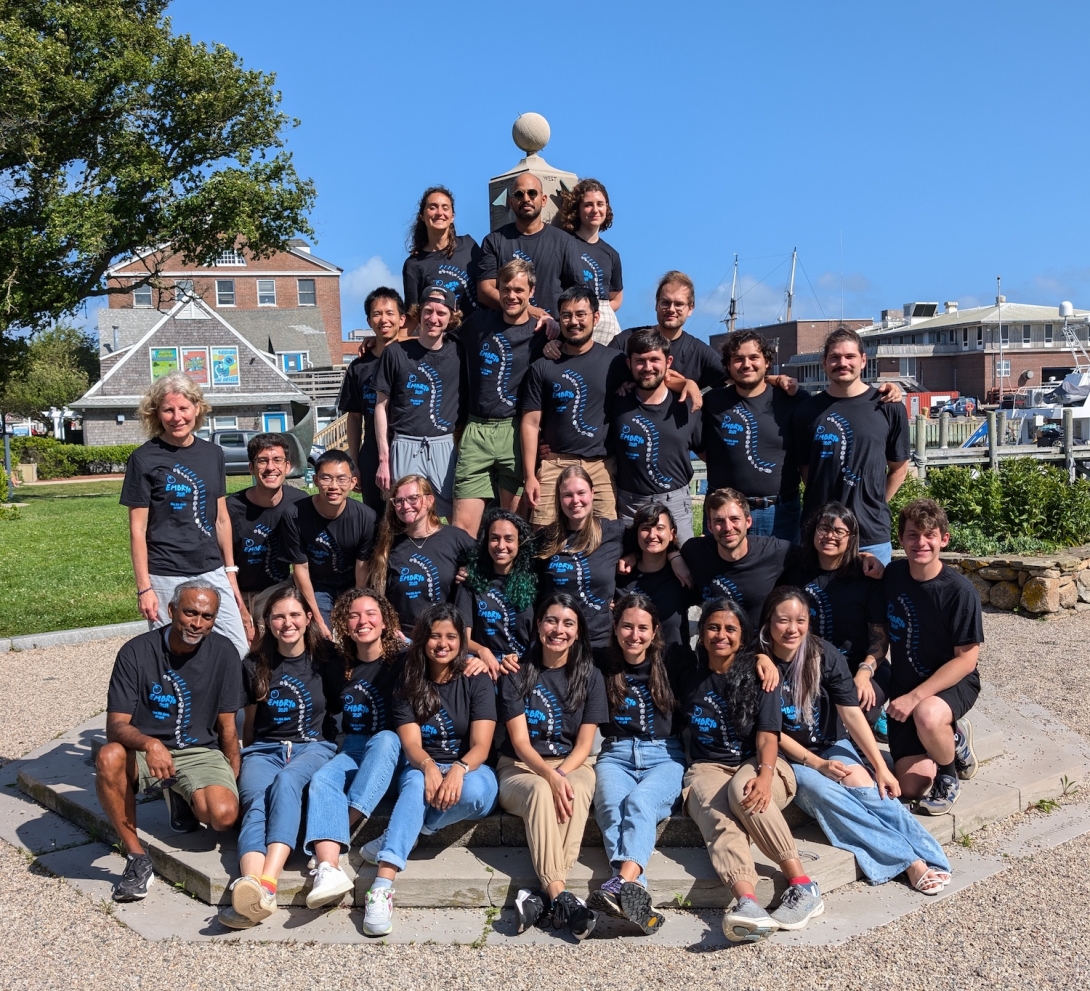 2024 Embryology students and course directors pose together in Waterfront Park.